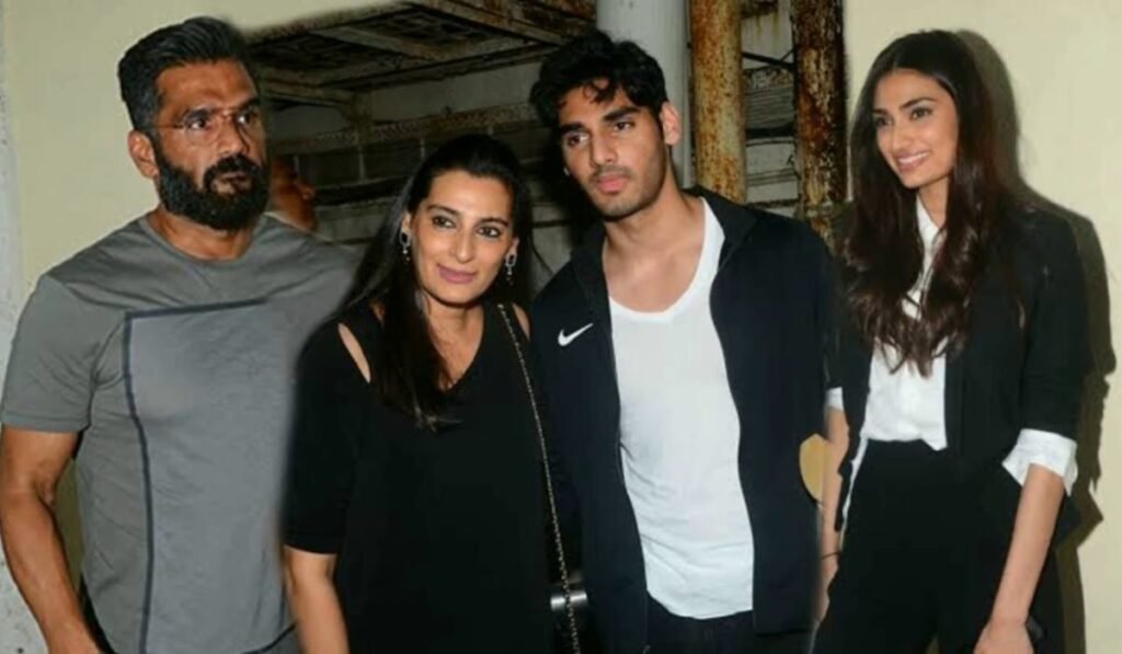 Athiya Shetty Family